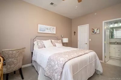 34 Sarah Court, Amityville, NY 11701 - Photo 16