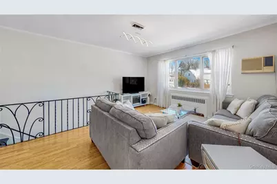 198-18 Pompeii Avenue #2, Hollis, NY 11423 - Photo 6