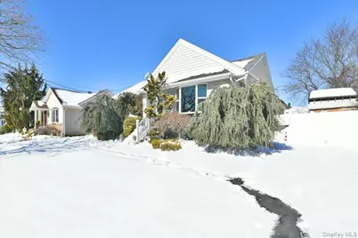 1721 Michael William Road, Merrick, NY 11566 - Photo 4