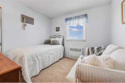 95 Rhodes Avenue, Hempstead, NY 11550 - Photo 14