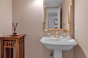 100 Baker Ct, Island Park, NY 11558 - Photo 8