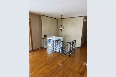 192 E 5th Street, Deer Park, NY 11729 - Photo 2