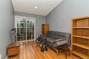 218 Willow Ln, Valley Stream, NY 11580 - Photo 8