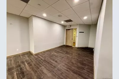 3 School Street #202, Glen Cove, NY 11542 - Photo 2