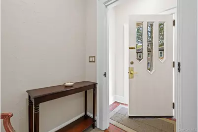 78 Violet Avenue #First Floor With 2 Bdrms, Floral Park, NY 11001 - Photo 2