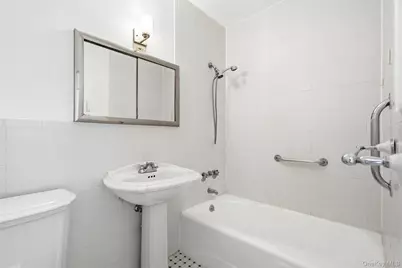 953 W Boston Post Road #3O, Mamaroneck, NY 10543 - Photo 16