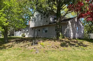 18 Joyce Dr, Riverhead, NY 11901 - Photo 4