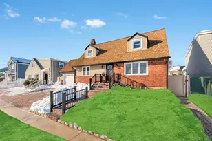 460 Roquette Ave, Floral Park, NY 11001 - Photo 4
