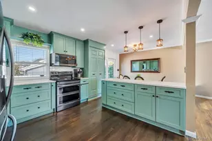 460 Roquette Ave, Floral Park, NY 11001 - Photo 14