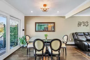 460 Roquette Ave, Floral Park, NY 11001 - Photo 10