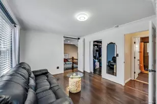 460 Roquette Ave, Floral Park, NY 11001 - Photo 16