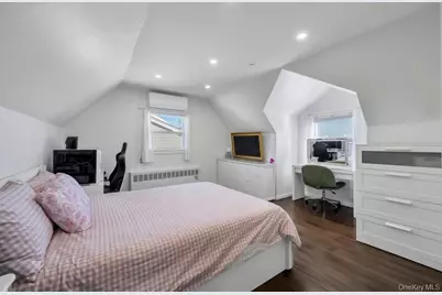 460 Roquette Avenue, Floral Park, NY 11001 - Photo 24