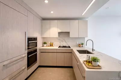 13327 39th Avenue #5T, Flushing, NY 11354 - Photo 4