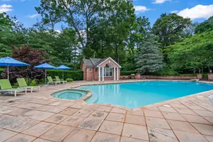 660 Chicken Valley Rd, Locust Valley, NY 11560 - Photo 44