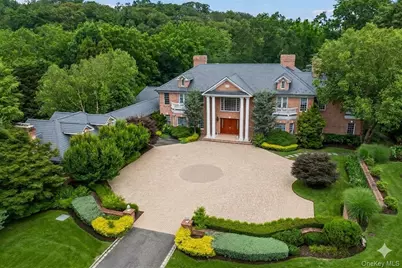 660 Chicken Valley Road, Locust Valley, NY 11560 - Photo 2