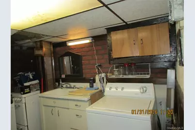 62-37 69th Place, Middle Village, NY 11379 - Photo 16