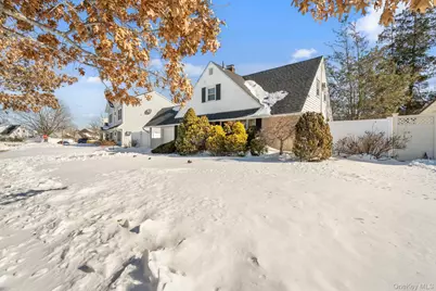 51 Shepherd Lane, Levittown, NY 11756 - Photo 2