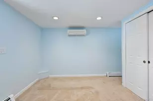 51 Shepherd Ln, Levittown, NY 11756 - Photo 4