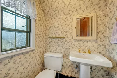 514 N Wagner Avenue, Mamaroneck, NY 10543 - Photo 12