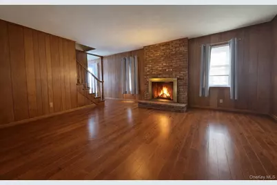 1128 Roanoke Avenue, Riverhead, NY 11901 - Photo 2