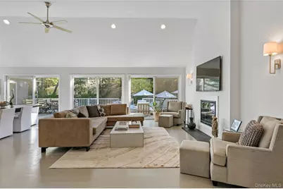 6 Bridle Path, Westhampton Beach, NY 11978 - Photo 4