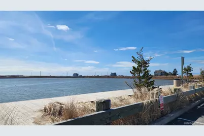22 Blue Point Road, Mastic Beach, NY 11951 - Photo 28