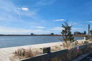 22 Blue Point Rd, Mastic Beach, NY 11951 - Photo 28