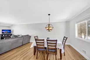 569 Millburn Ct, Valley Cottage, NY 10989 - Photo 8