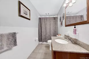 569 Millburn Ct, Valley Cottage, NY 10989 - Photo 10