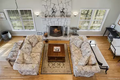 8 Duckwood Lane, Hampton Bays, NY 11946 - Photo 10