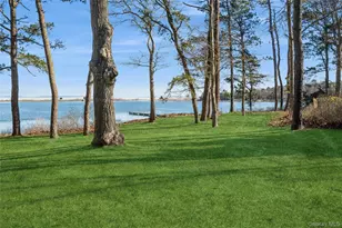 8 Duckwood Ln, Hampton Bays, NY 11946 - Photo 6