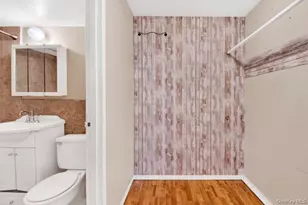 2035 Central Park Ave, Yonkers, NY 10710 - Photo 12