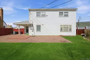 24 Crag Ln, Levittown, NY 11756 - Photo 26