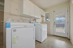 24 Crag Ln, Levittown, NY 11756 - Photo 10