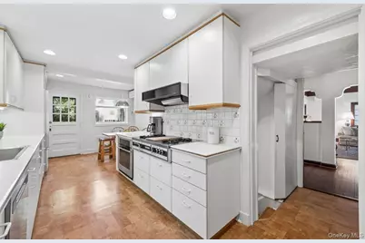 144 N Chatsworth Avenue, Larchmont, NY 10538 - Photo 12