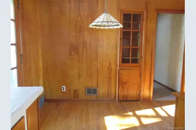 35 Midland Avenue, Central Valley, NY 10917 - Photo 8