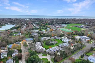 520 Hampton Rd, Southampton, NY 11968 - Photo 26