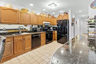 520 Hampton Rd, Southampton, NY 11968 - Photo 12