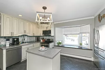 14 Thimble Lane, Hicksville, NY 11801 - Photo 8