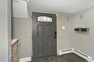 14 Thimble Ln, Hicksville, NY 11801 - Photo 4