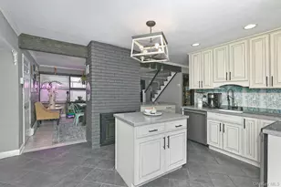 14 Thimble Ln, Hicksville, NY 11801 - Photo 6