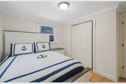 19 Pine Tree Lane, East Quogue, NY 11942 - Photo 18