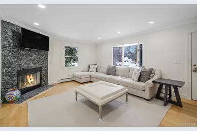 19 Pine Tree Lane, East Quogue, NY 11942 - Photo 4