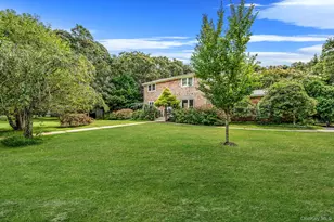 19 Pine Tree Ln, East Quogue, NY 11942 - Photo 2