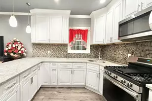 116-29 166th St, Saint Albans, NY 11434 - Photo 6