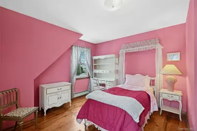 529 7th Avenue, New Hyde Park, NY 11040 - Photo 16