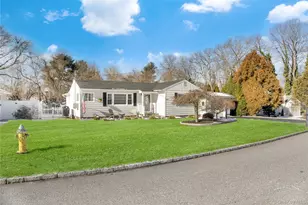 214 Avenue A, Ronkonkoma, NY 11779 - Photo 2