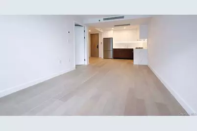 14449 Northern Boulevard #402, Flushing, NY 11354 - Photo 4