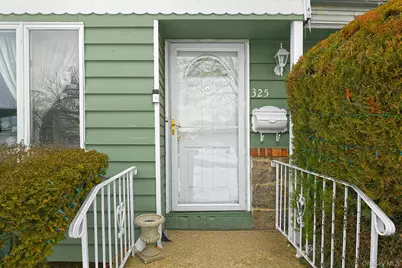 325 Cayuga Avenue, East Meadow, NY 11554 - Photo 6