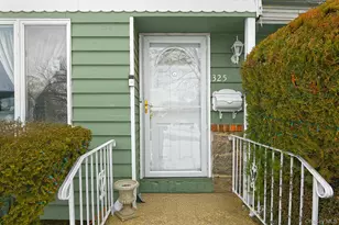 325 Cayuga Ave, East Meadow, NY 11554 - Photo 6